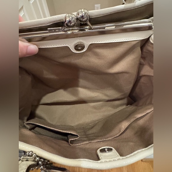 Coach - Signature Stripe Kisslock Carryall - Cream/Tan - EUC - 2011 Very Clean - Picture 9 of 11